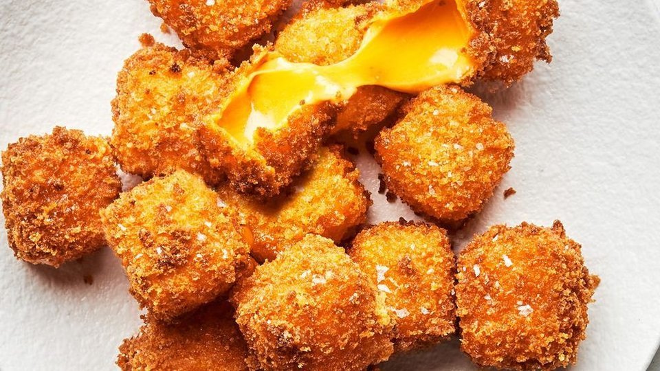 Κοτομπουκιές 6 τμχ με Melt Cheddar και Bacon